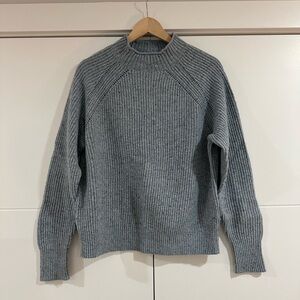 J. CREW blue speckled roll neck mock neck wool raglan sleeve sweater, size M